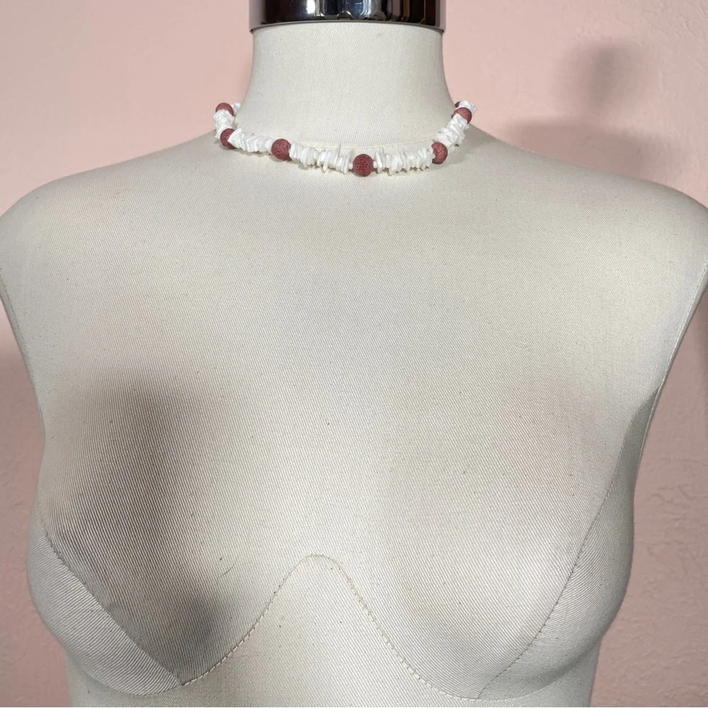 Vintage HAWAIIAN Real CORAL Puka Shell Mermaid Tropical Vacation Summer Necklace